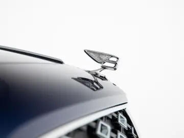 Flying Spur Mulliner V8 Hybrid