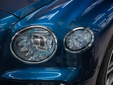 Flying Spur Mulliner V8 Hybrid