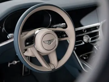 Flying Spur Mulliner V8 Hybrid