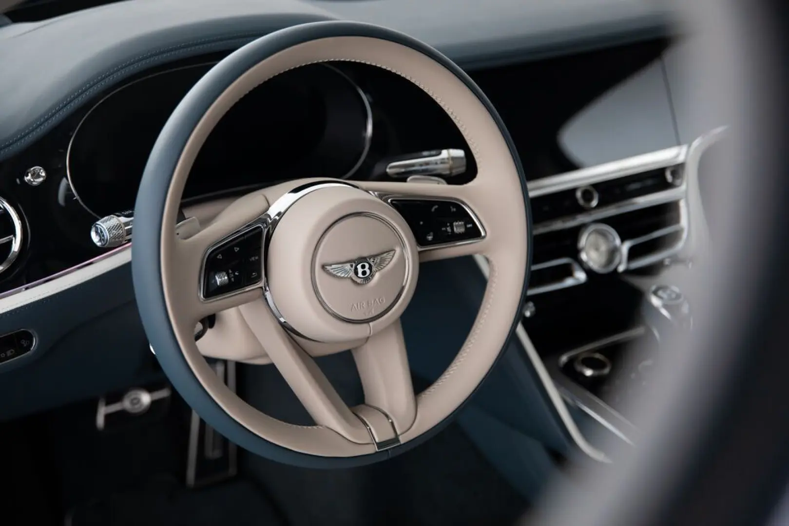 Flying Spur Mulliner V8 Hybrid