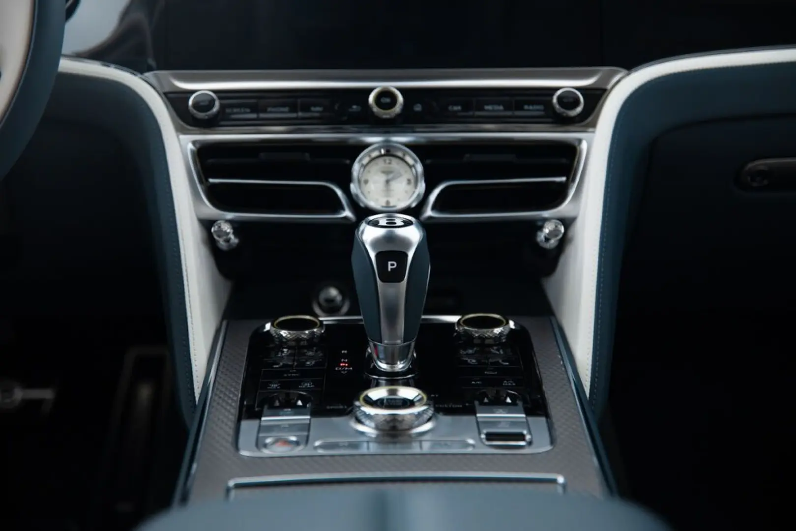 Flying Spur Mulliner V8 Hybrid