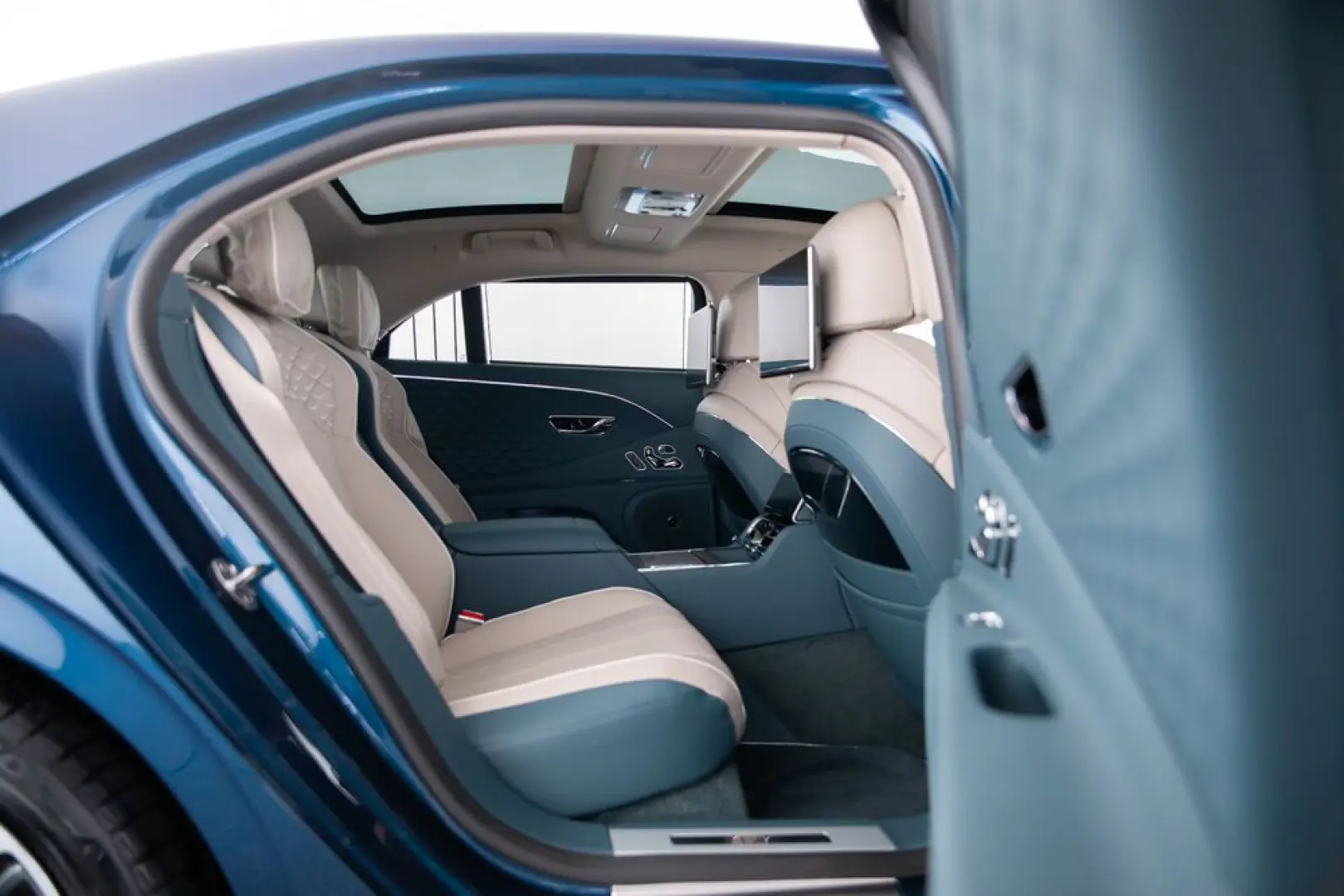 Flying Spur Mulliner V8 Hybrid