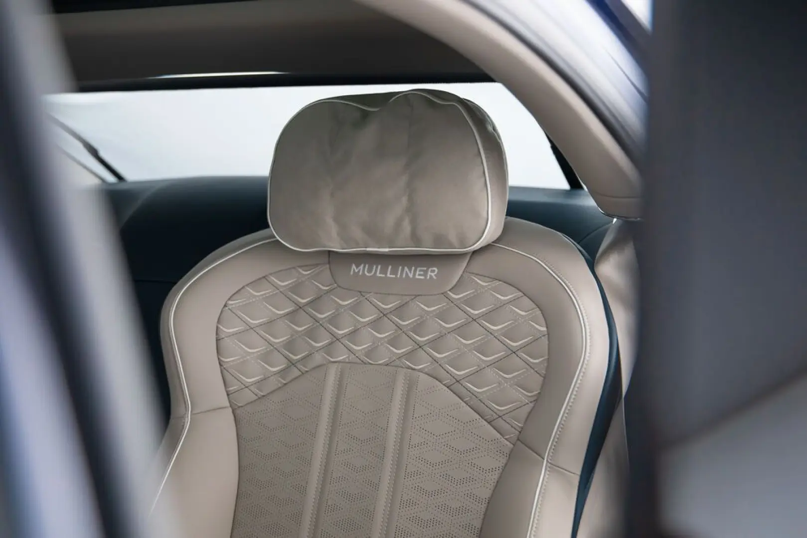 Flying Spur Mulliner V8 Hybrid