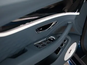 Flying Spur Mulliner V8 Hybrid