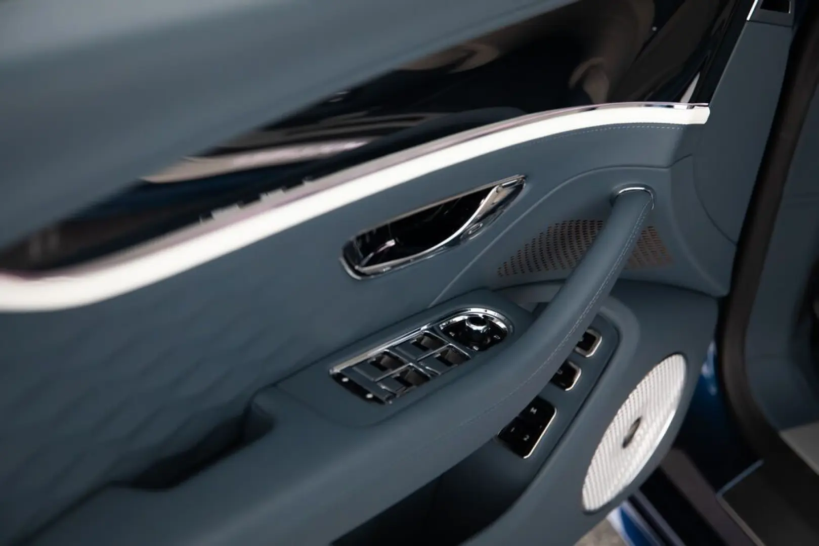 Flying Spur Mulliner V8 Hybrid