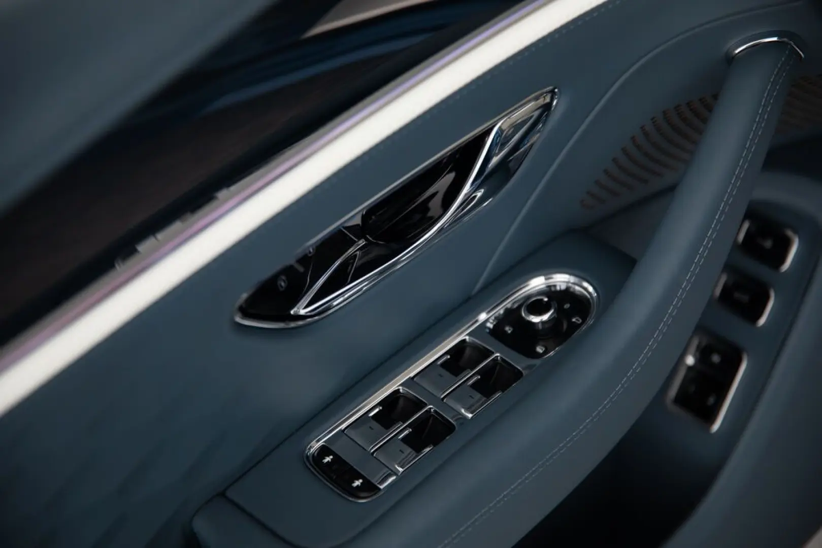 Flying Spur Mulliner V8 Hybrid