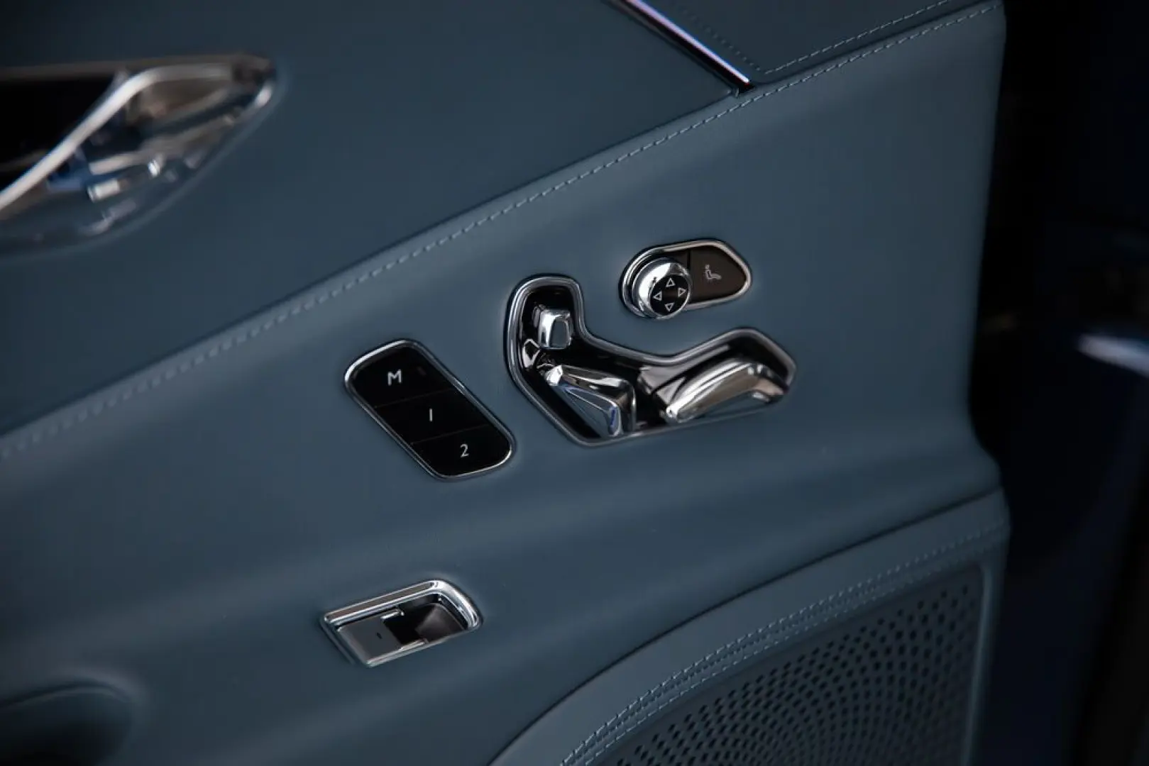 Flying Spur Mulliner V8 Hybrid