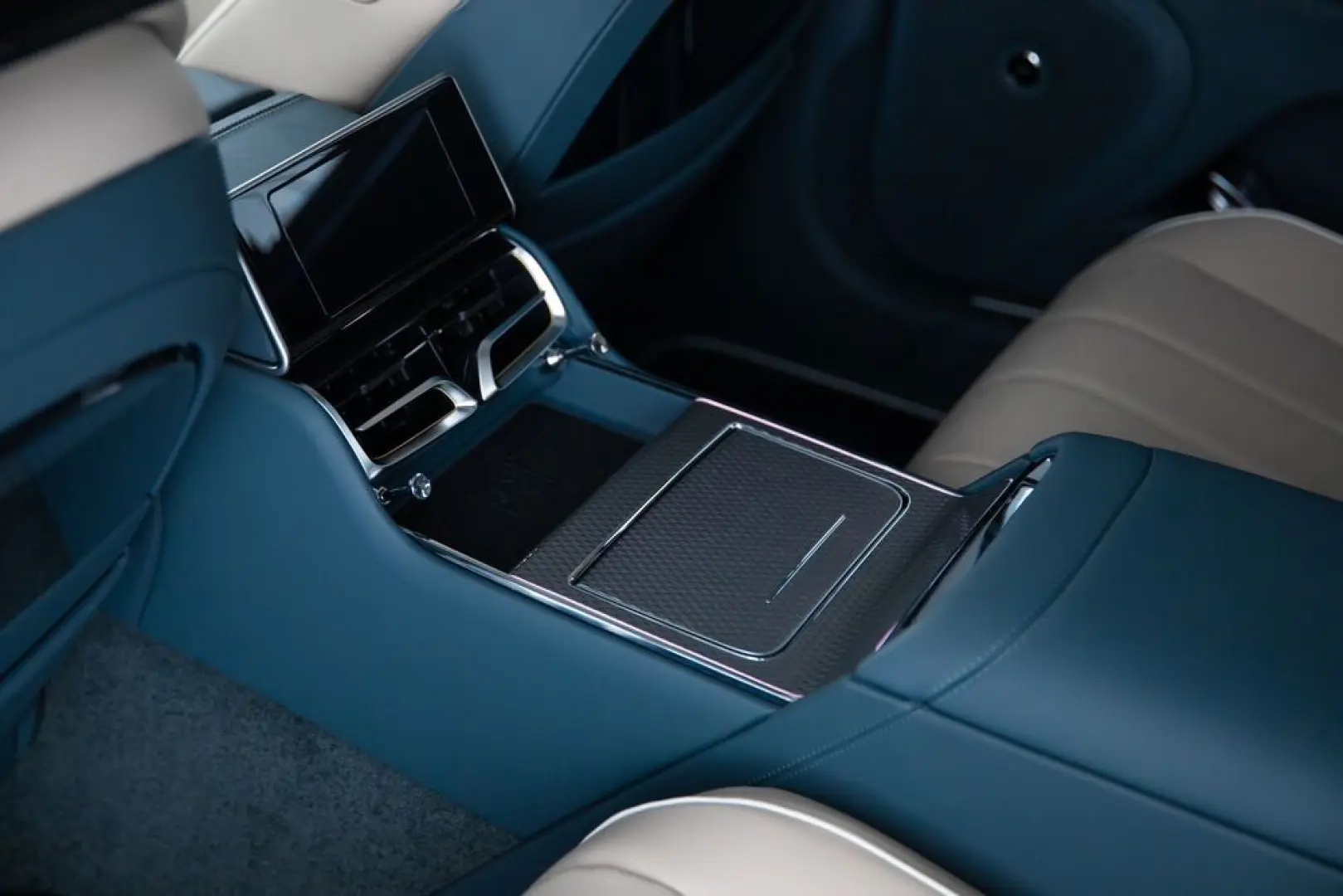 Flying Spur Mulliner V8 Hybrid