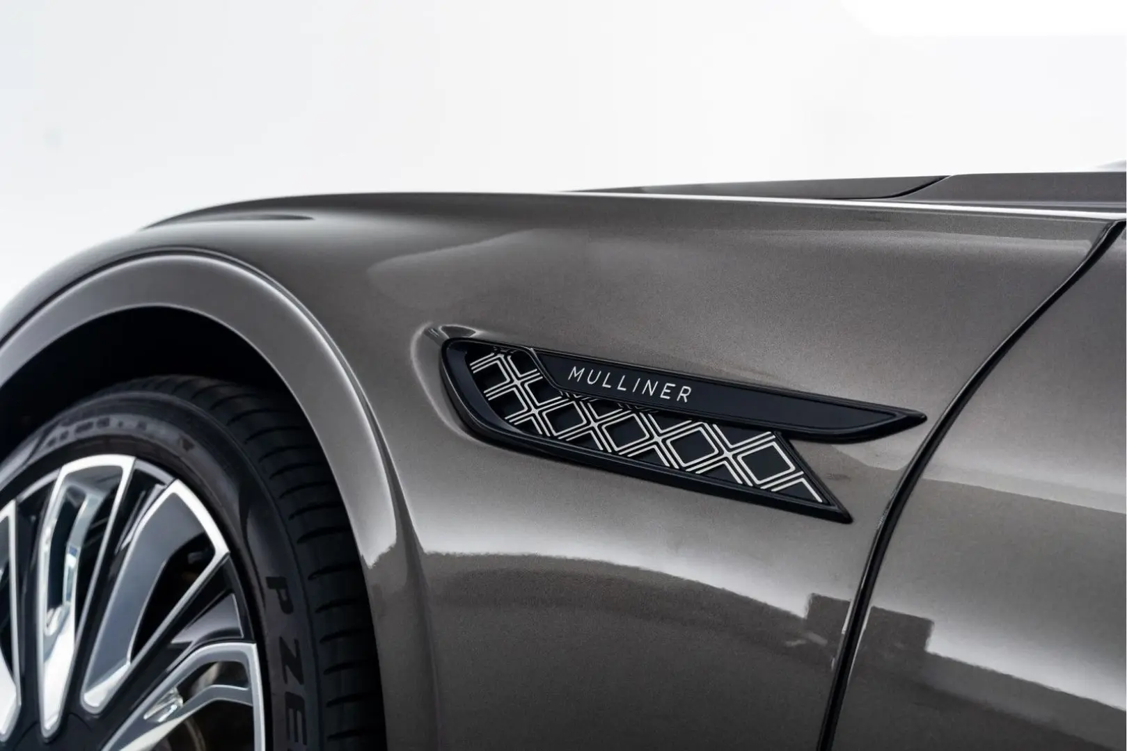 Flying Spur Mulliner V8 Hybrid MY25