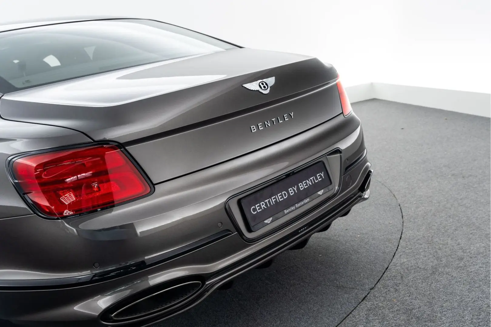 Flying Spur Mulliner V8 Hybrid MY25