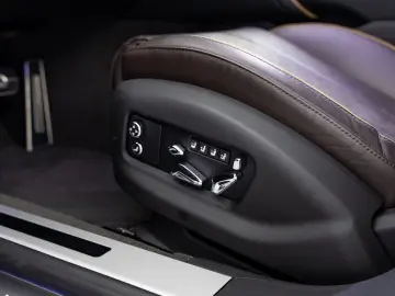 Flying Spur Mulliner V8 Hybrid MY25