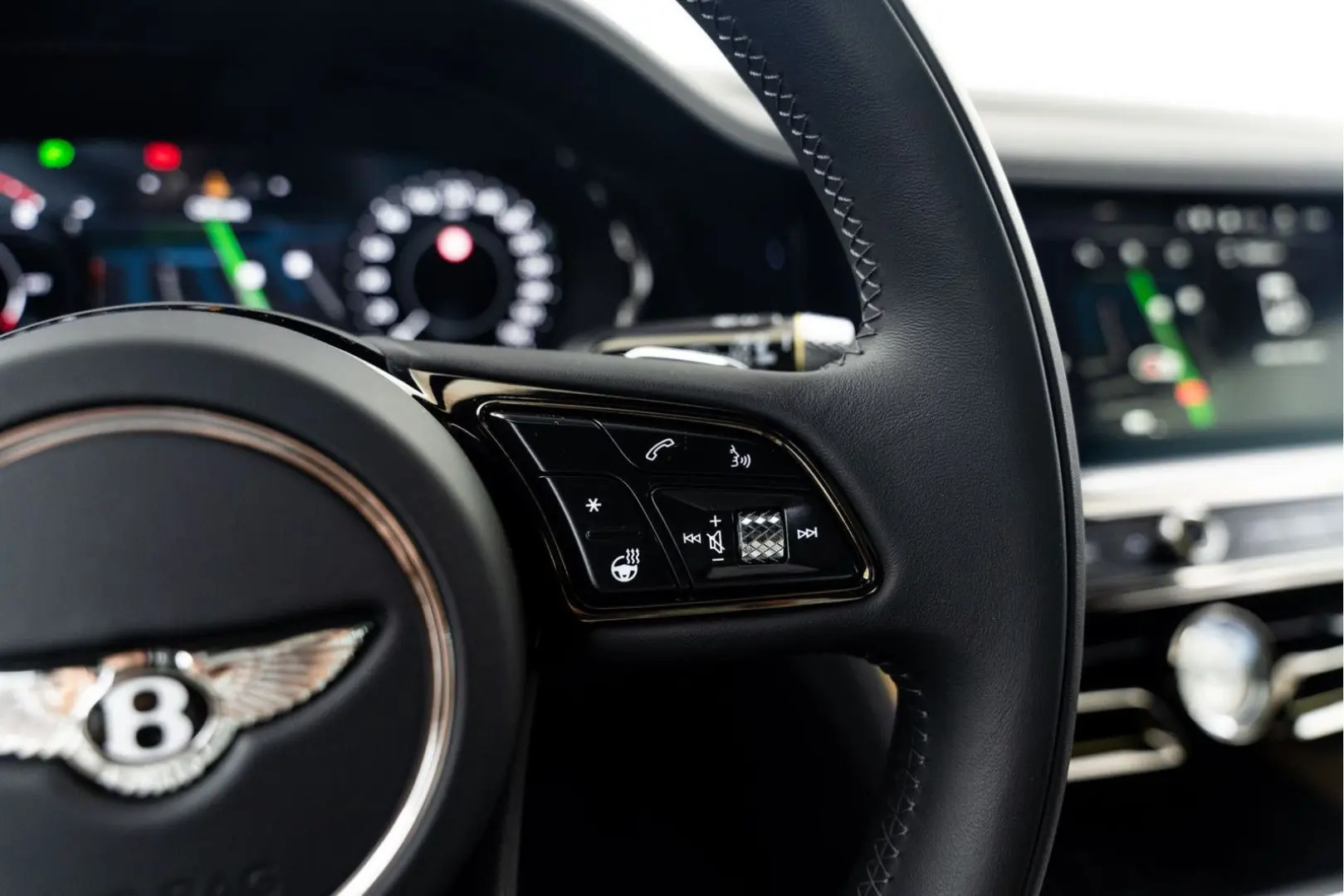 Flying Spur Mulliner V8 Hybrid MY25