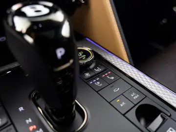 Flying Spur Mulliner V8 Hybrid MY25