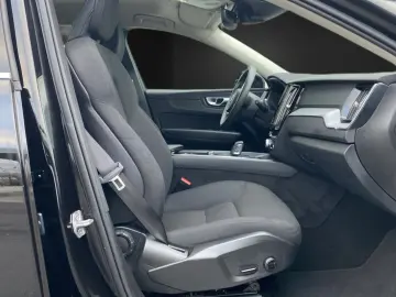 XC60 Momentum AWD Hybrid VollLED Navi Kamera