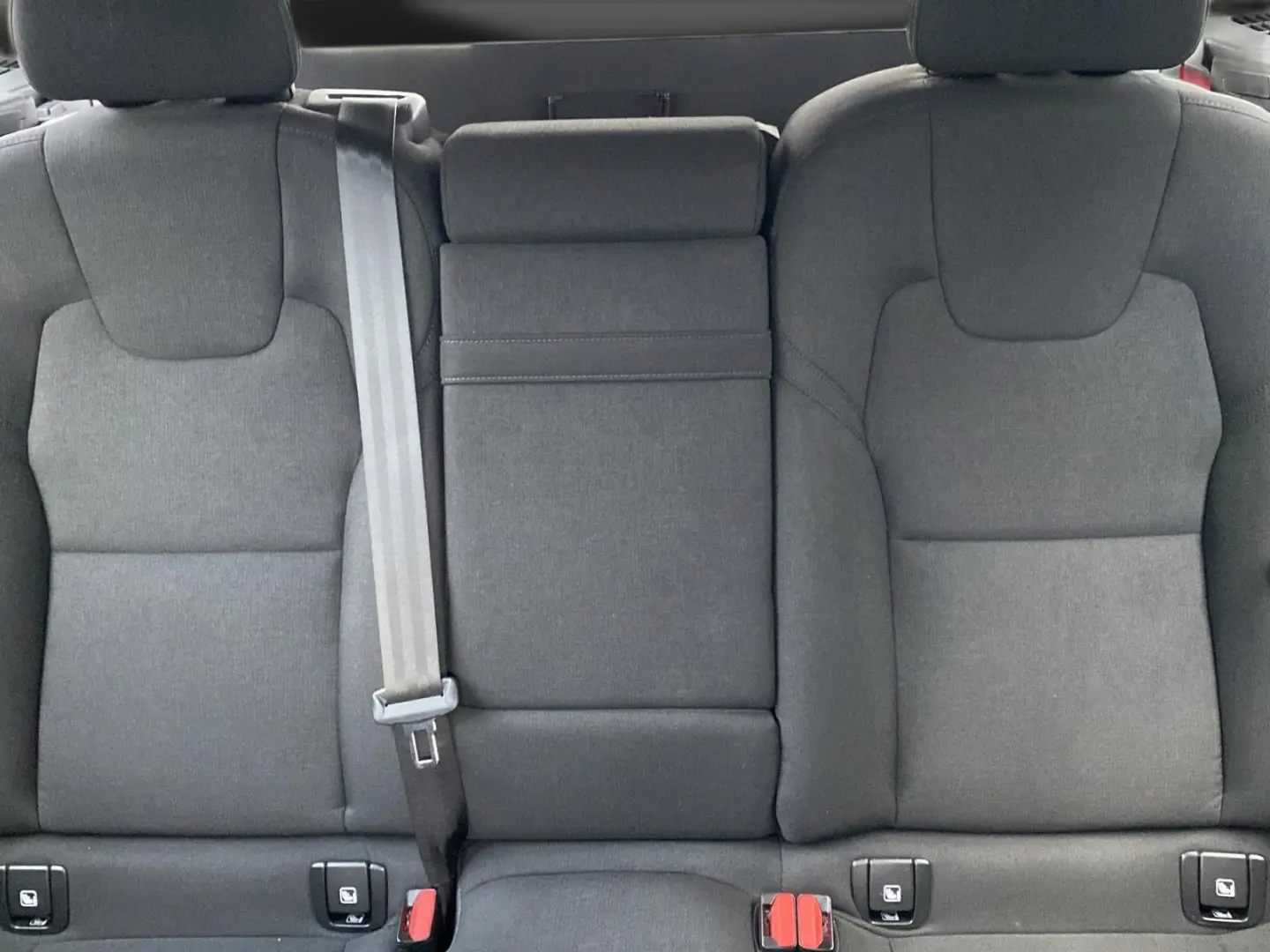 XC60 Momentum AWD Hybrid VollLED Navi Kamera