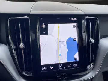 XC60 Momentum AWD Hybrid VollLED Navi Kamera
