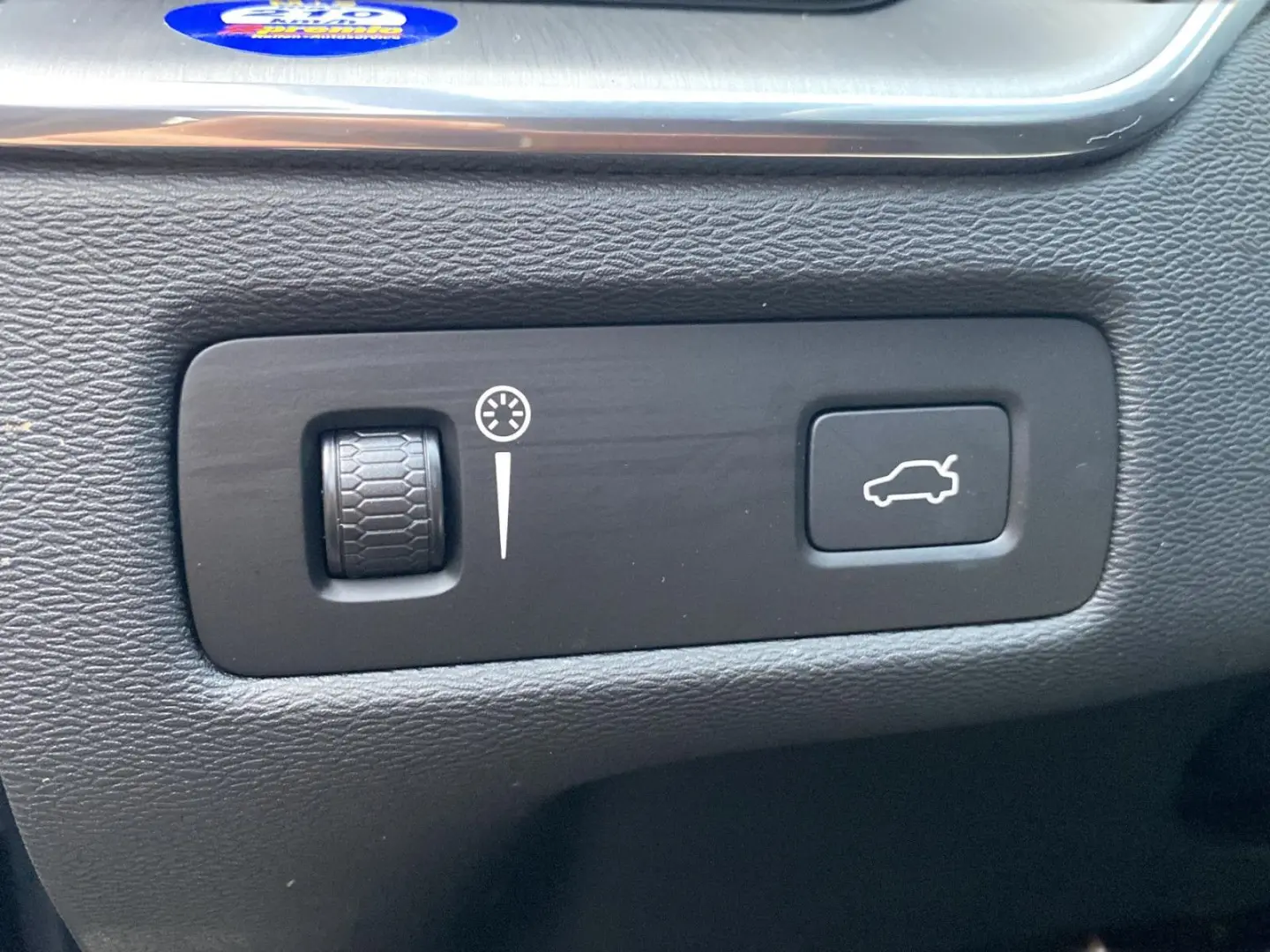 XC60 Momentum AWD Hybrid VollLED Navi Kamera