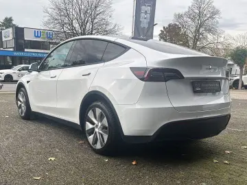 Model Y Long Range AWD  Klimaautomatik Rückfahrk