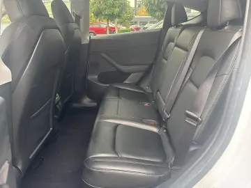 Model Y Long Range AWD  Klimaautomatik Rückfahrk