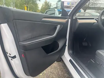 Model Y Long Range AWD  Klimaautomatik Rückfahrk