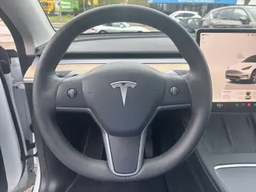 Model Y Long Range AWD  Klimaautomatik Rückfahrk