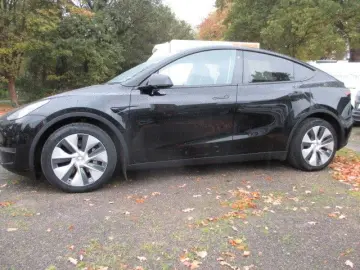 Model Y Long Range Dual AWD AHK