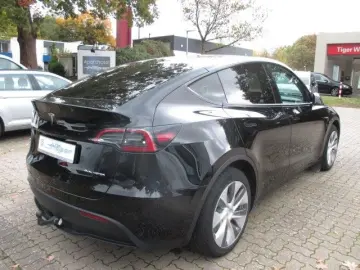 Model Y Long Range Dual AWD AHK