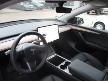 Model Y Long Range Dual AWD AHK