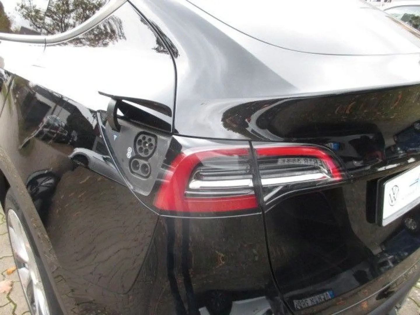 Model Y Long Range Dual AWD AHK