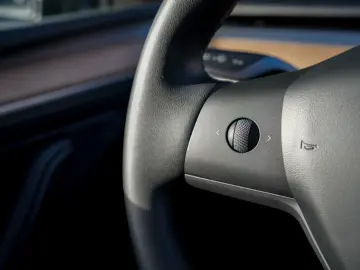 Model Y Performance Dual AWD PANO ACC AUTOPILOT