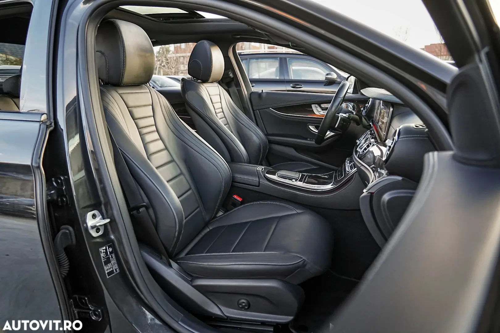 Mercedes-Benz E 300 9G-TRONIC AMG Line