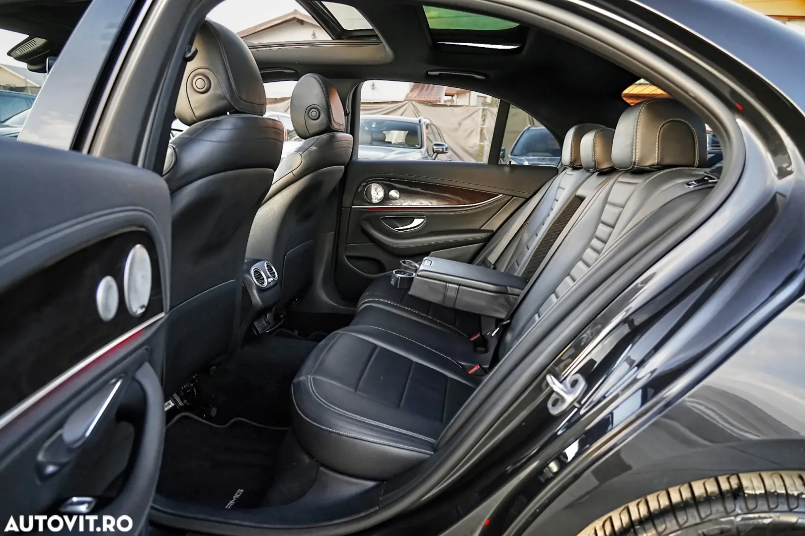 Mercedes-Benz E 300 9G-TRONIC AMG Line