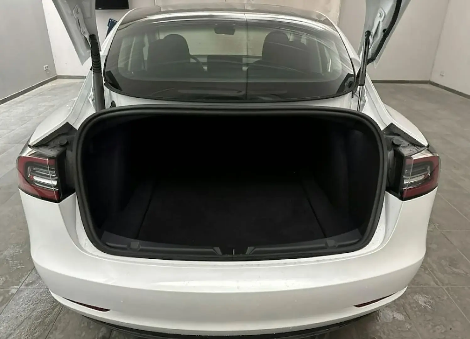 Model 3 Long Range Dual 75 kWh AWD Long Range Du