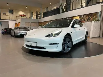 Model 3 AWD Long Range Dual Motor Navi LED
