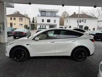 Model Y Premium Long Range DualAWD Matrix 20Zoll