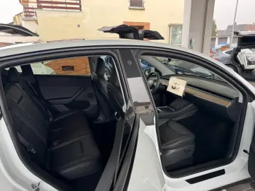 Model Y Premium Long Range DualAWD Matrix 20Zoll