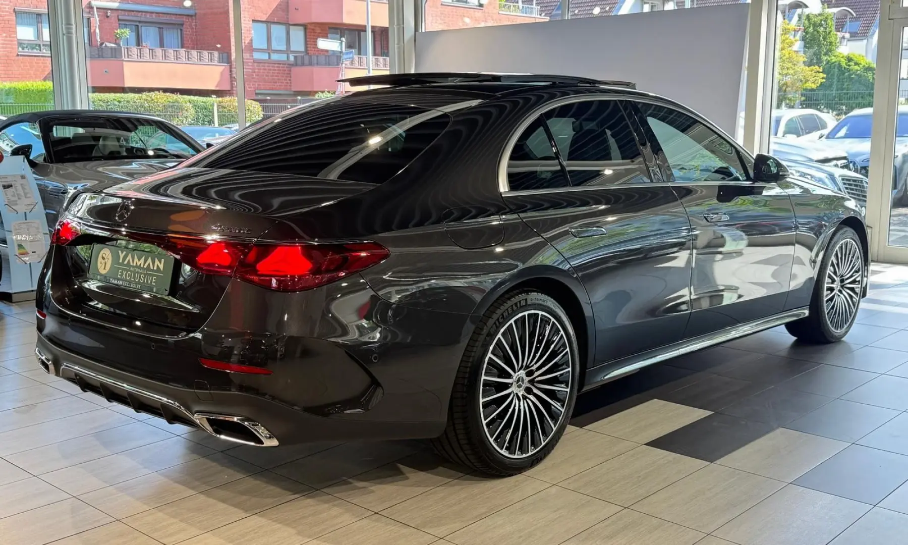 E 300 de 4Matic AMG Line  Pano HuD Burmester 20