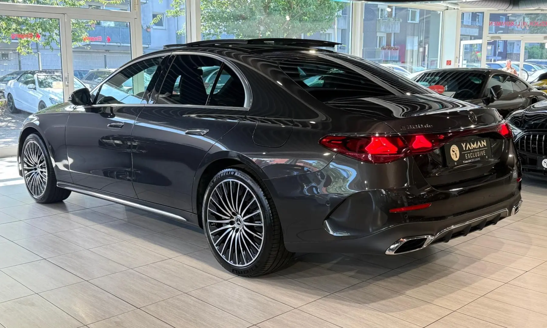 E 300 de 4Matic AMG Line  Pano HuD Burmester 20