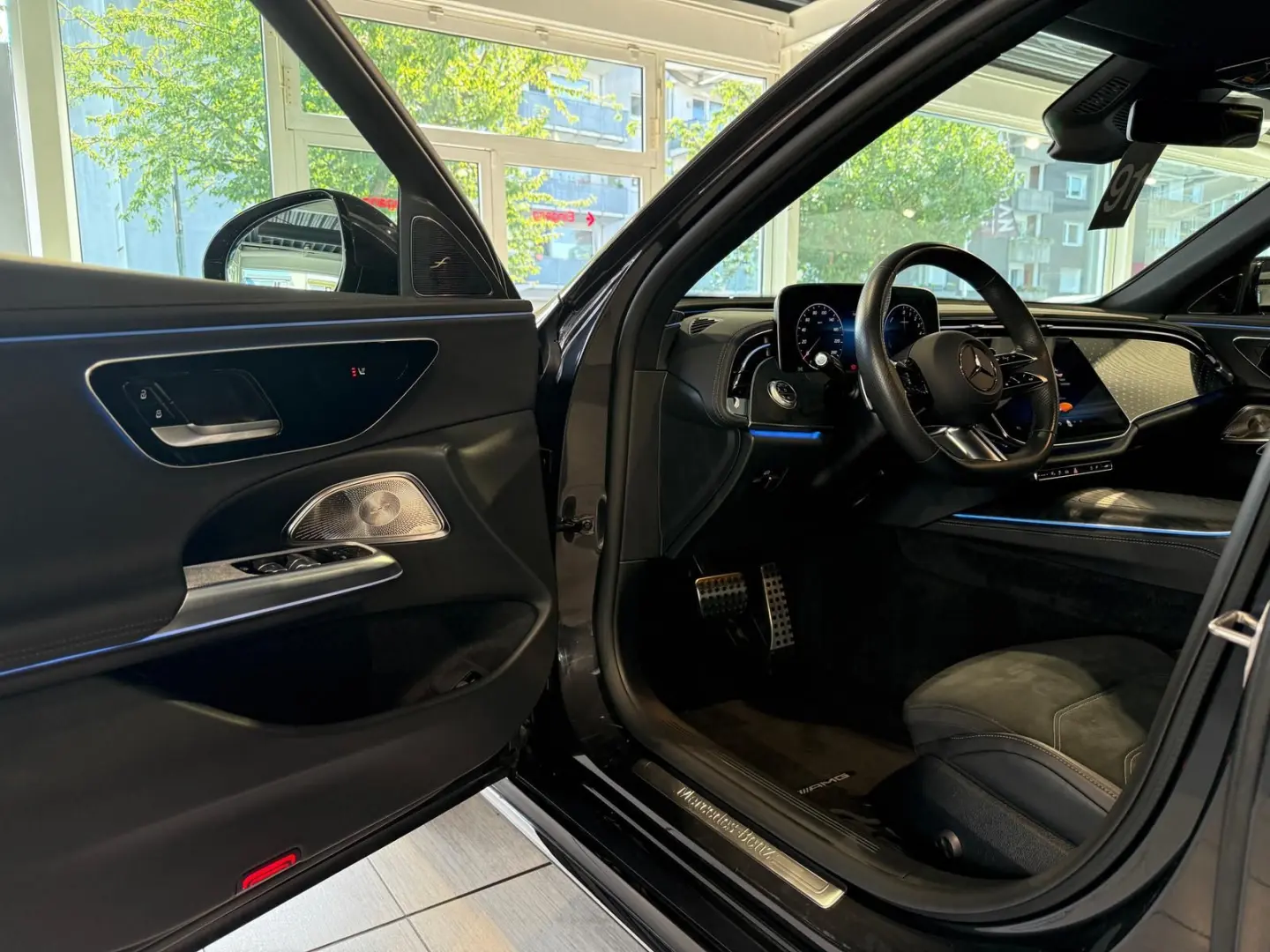 E 300 de 4Matic AMG Line  Pano HuD Burmester 20