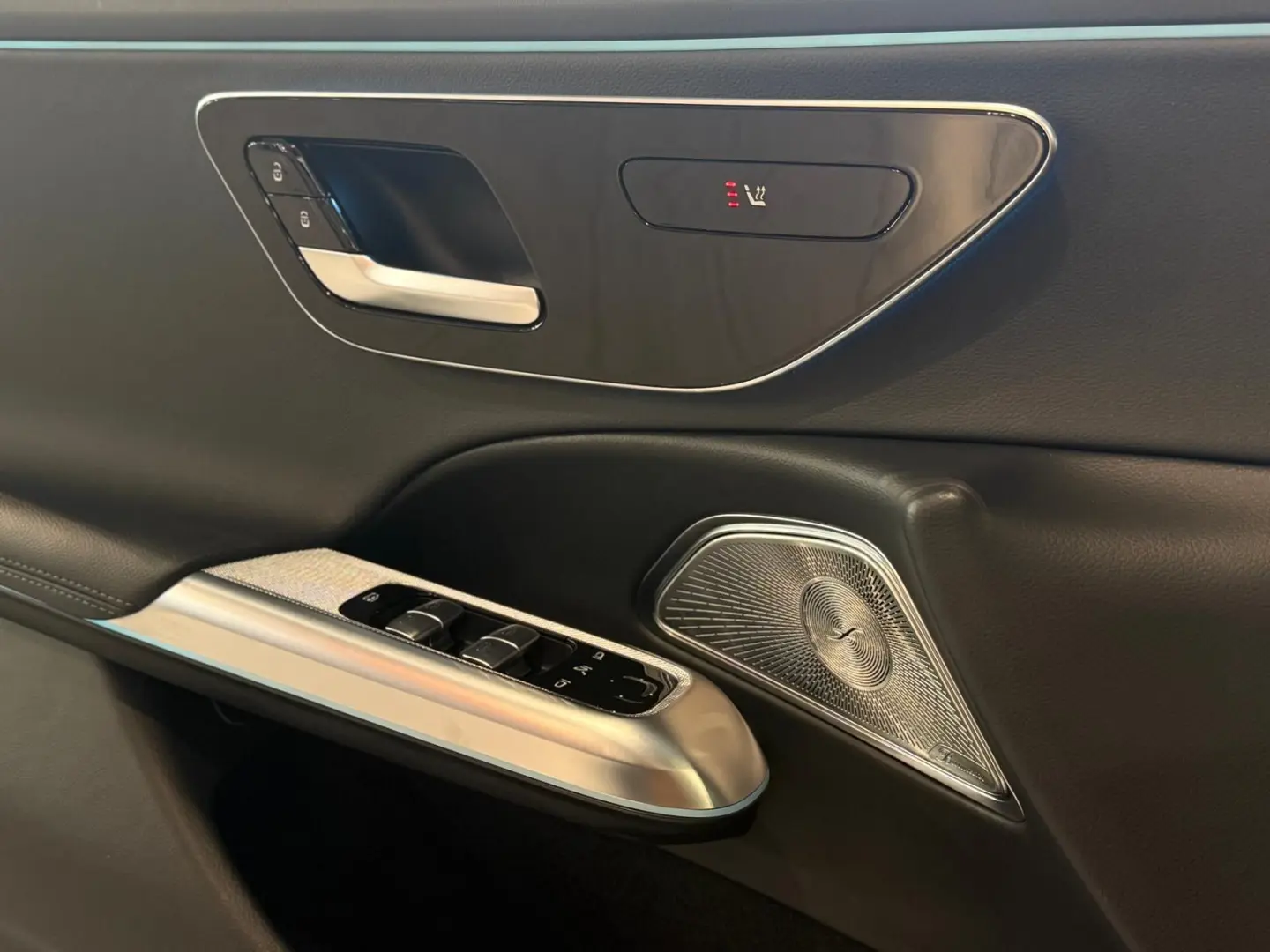 E 300 de 4Matic AMG Line  Pano HuD Burmester 20