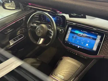 E 300 de 4Matic AMG Line  Pano HuD Burmester 20