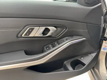 330e Lim Sport Line LED DrivAs HiFi SHZ