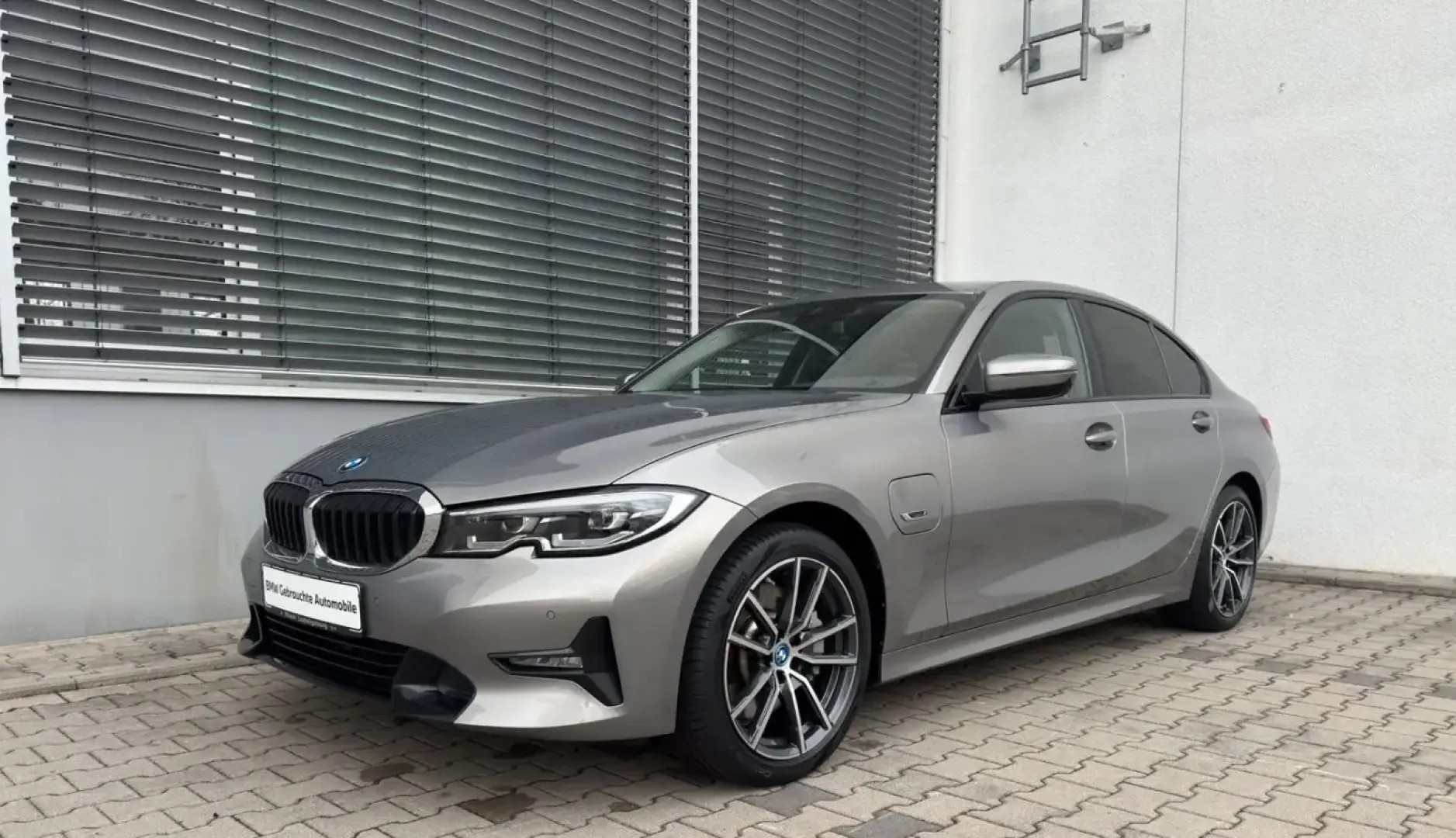 330e Lim Sport Line LED DrivAs HiFi SHZ