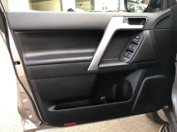 Land Cruiser 2.8 D-4D EXECUTIVE 4x4 Automatik