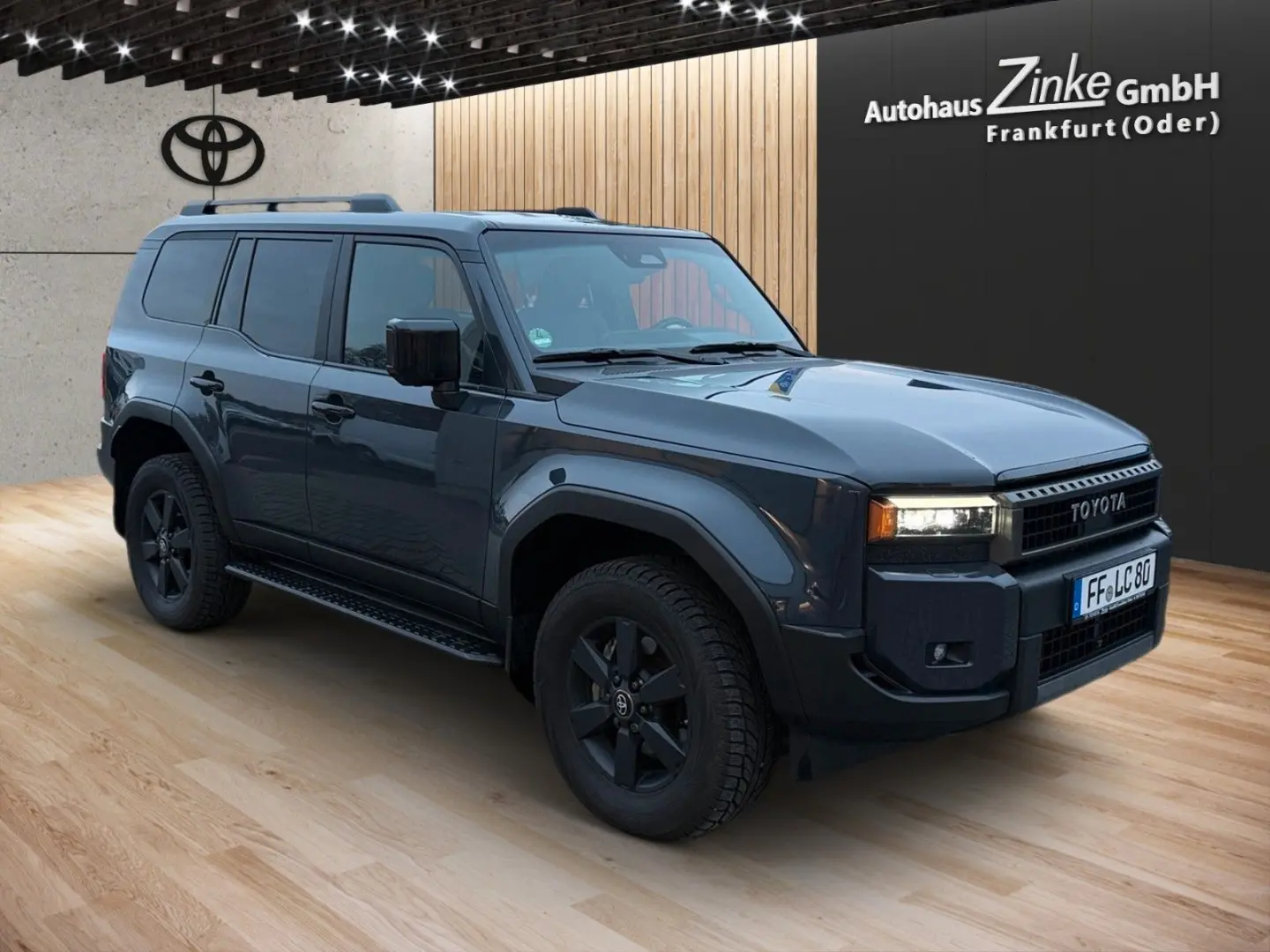 Land Cruiser 2 8 D-4D AWD Executive  AHK   360