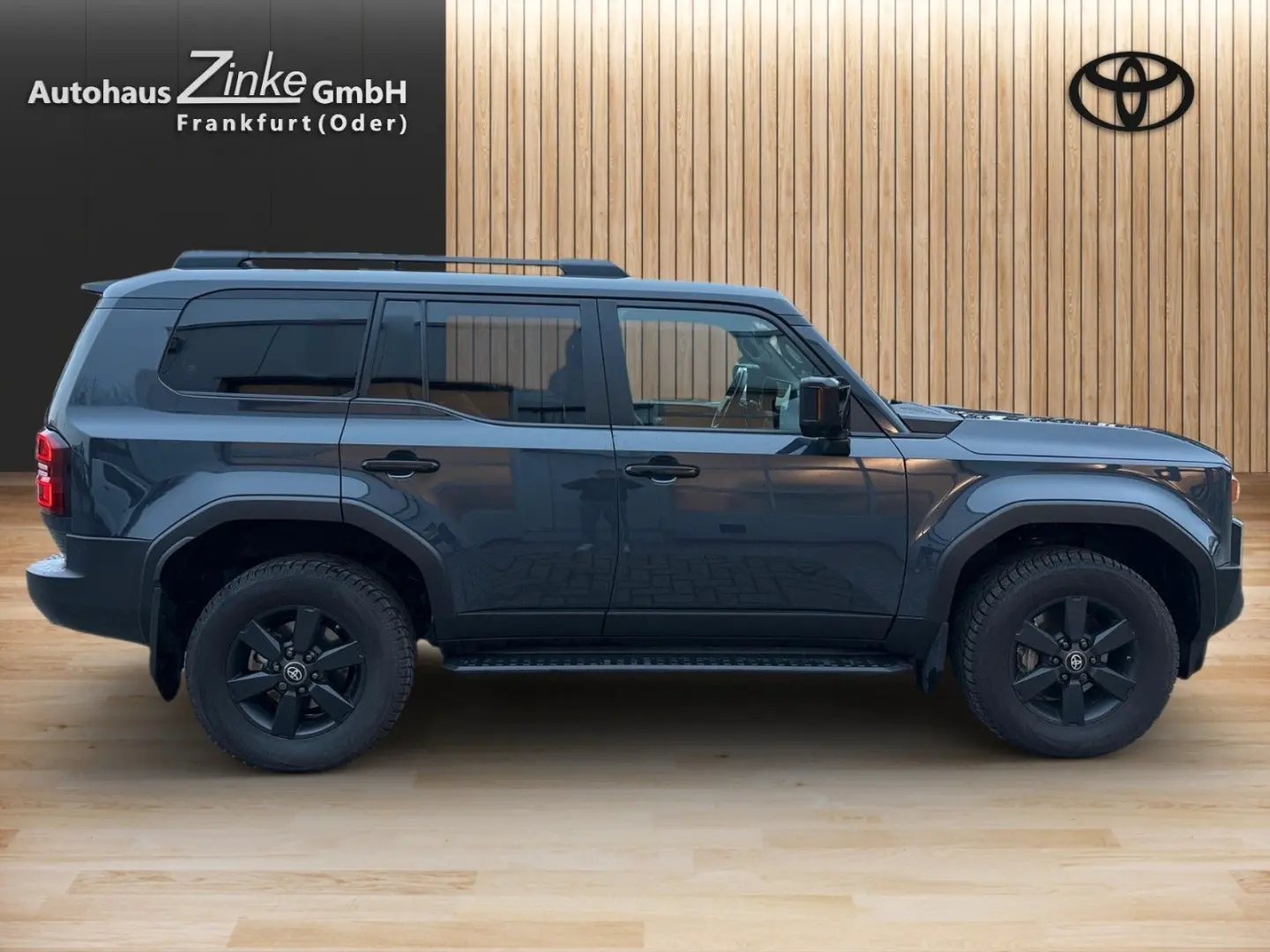 Land Cruiser 2 8 D-4D AWD Executive  AHK   360