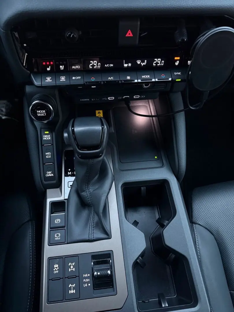 Land Cruiser 2 8 D-4D AWD Executive  AHK   360