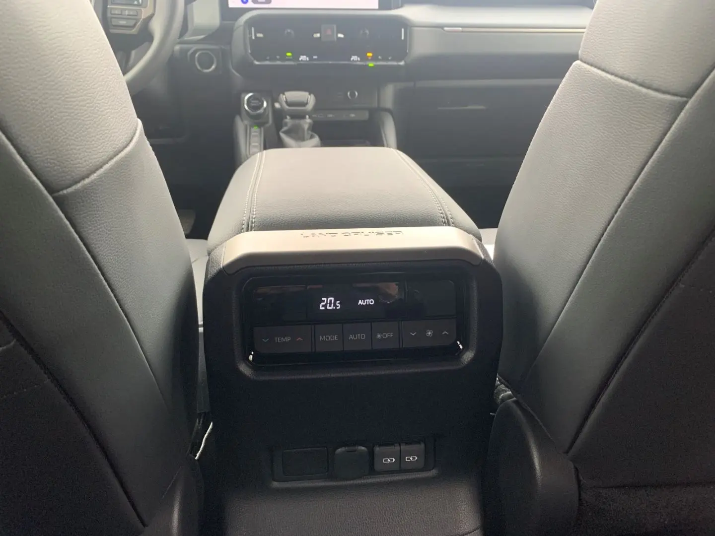 Land Cruiser 2.8 Executive SITZHZG KÜHLUNG NAVI