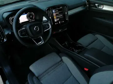 XC40 T2 2WD Plus Dark  Navi  Kamera uvm.