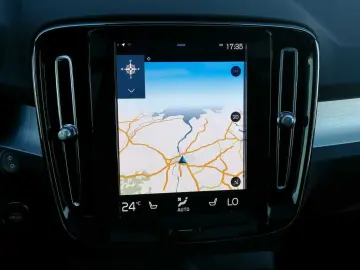 XC40 T2 2WD Plus Dark  Navi  Kamera uvm.